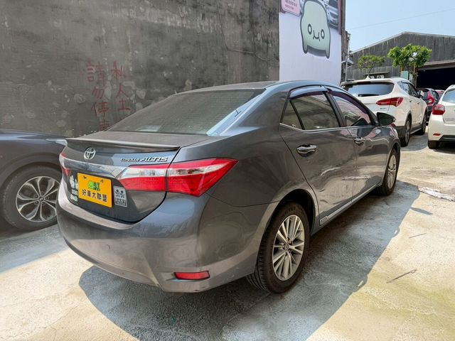 TOYOTA豐田 ALTIS  第2張相片