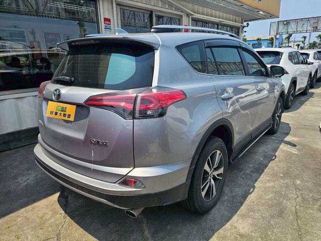 TOYOTA豐田 RAV4  第2張相片