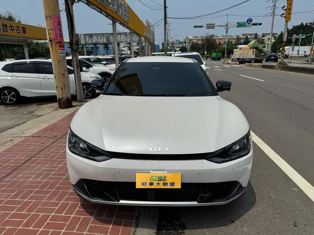 KIA起亞 EV6  第3張相片