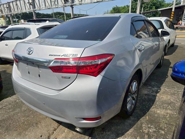 TOYOTA豐田 ALTIS  第2張相片