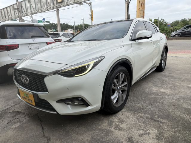 INFINITI無限 Q30  第1張相片