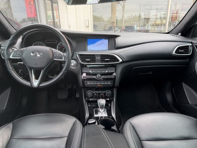 INFINITI無限 Q30  第6張相片