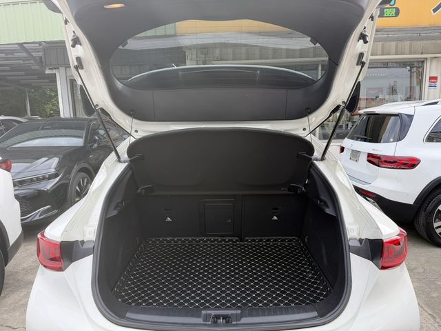 INFINITI無限 Q30  第11張相片