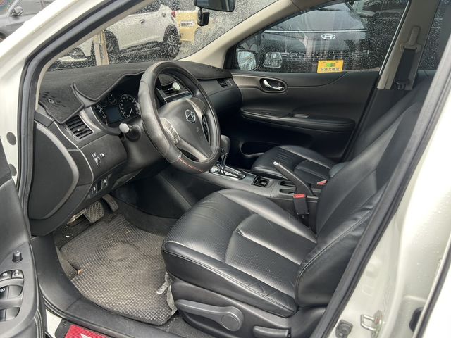 NISSAN日產 TIIDA  第8張相片