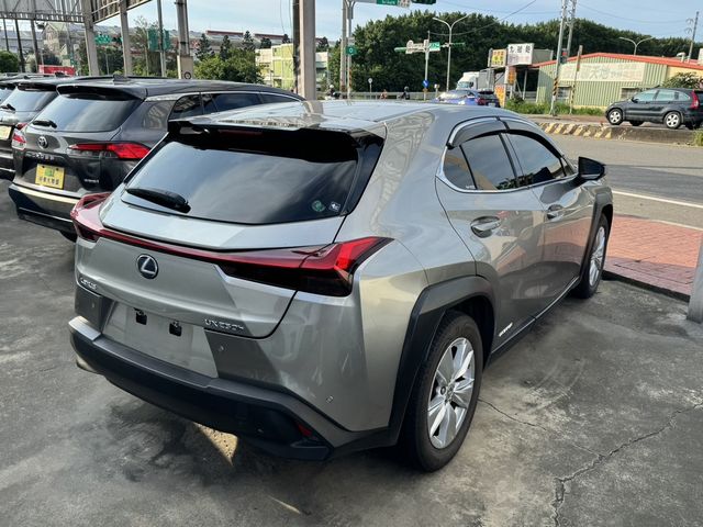 LEXUS凌志 UX250H  第2張相片