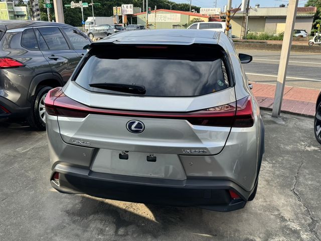 LEXUS凌志 UX250H  第4張相片