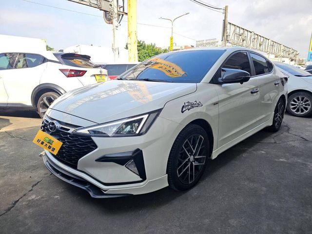 HYUNDAI現代 ELANTRA  第1張相片