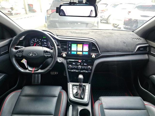 HYUNDAI現代 ELANTRA  第5張相片