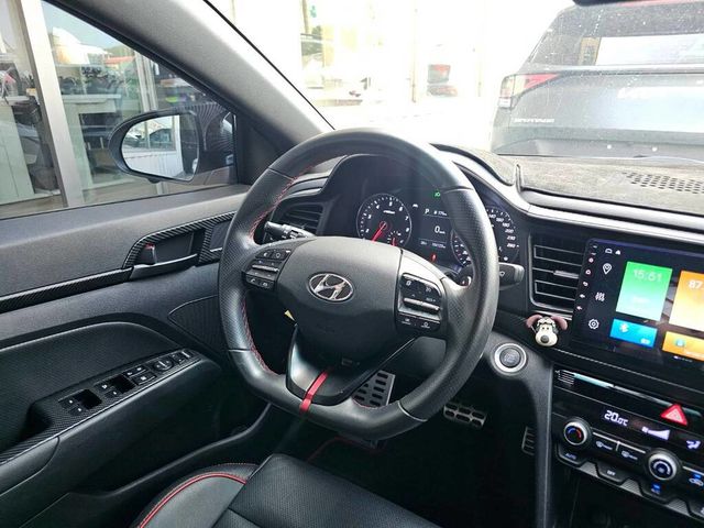 HYUNDAI現代 ELANTRA  第7張相片