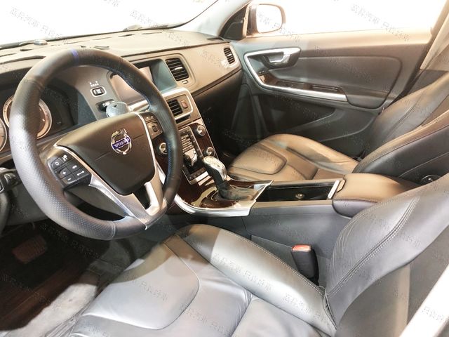 VOLVO富豪 S60  第10張相片