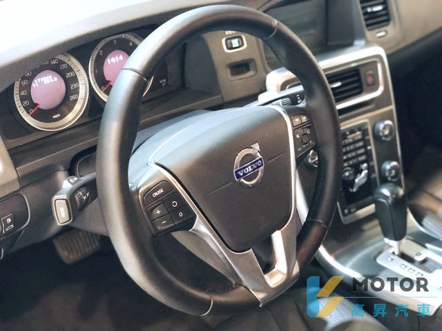 VOLVO富豪 V60  第4張相片