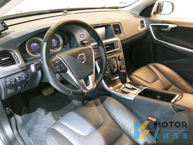 VOLVO富豪 V60  第10張相片