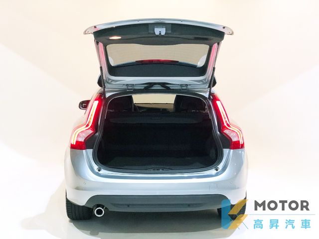 VOLVO富豪 V60  第17張相片
