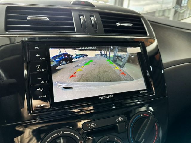 Nissan Tiida  第1張相片