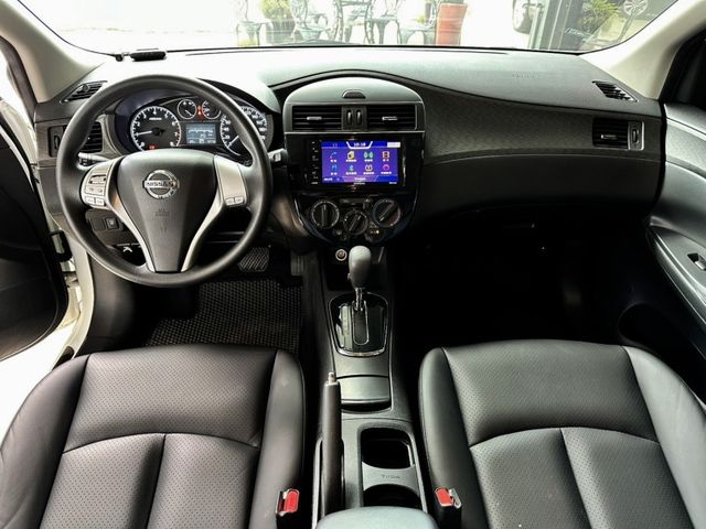 Nissan Tiida  第8張相片