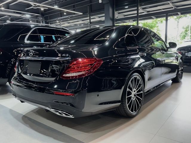 Mercedes-Benz/賓士 E-CLASS  第5張相片
