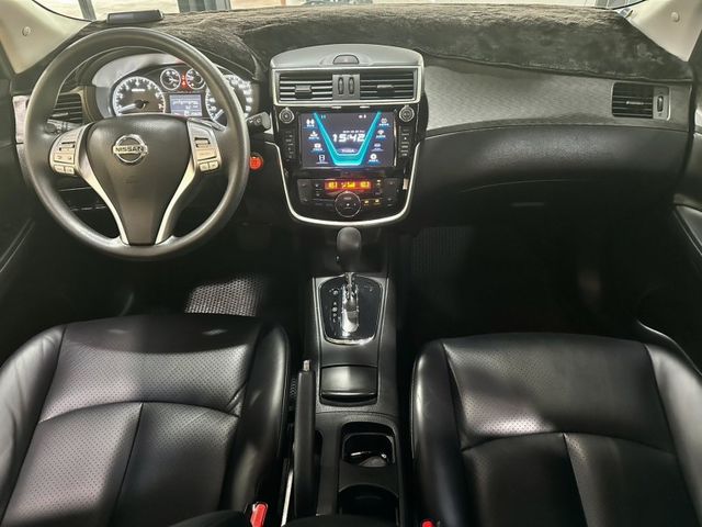 Nissan Tiida  第8張相片