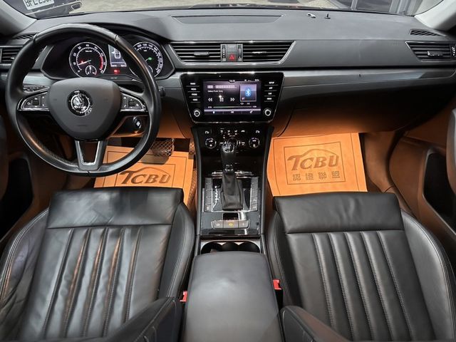Skoda Superb  第8張相片