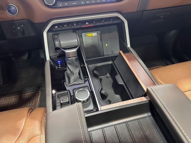 Toyota TUNDRA  第11張相片