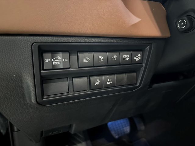 Toyota TUNDRA  第12張相片