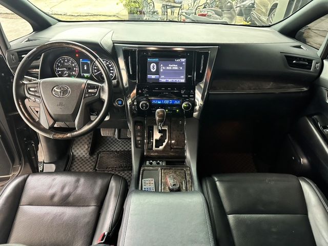 Toyota ALPHARD  第6張相片