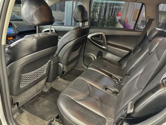 Toyota RAV4  第4張相片