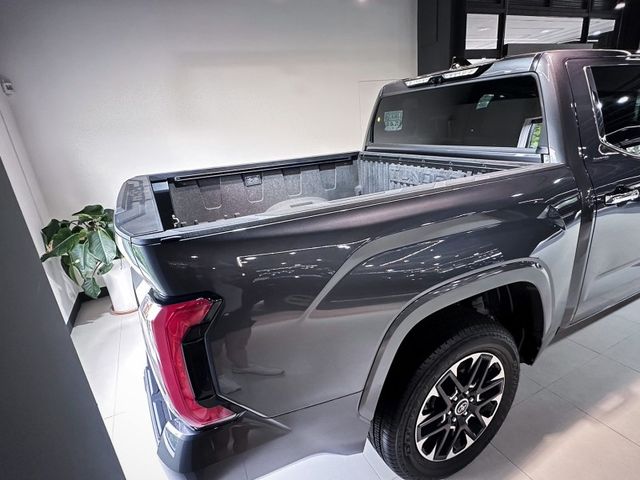 Toyota TUNDRA  第11張相片