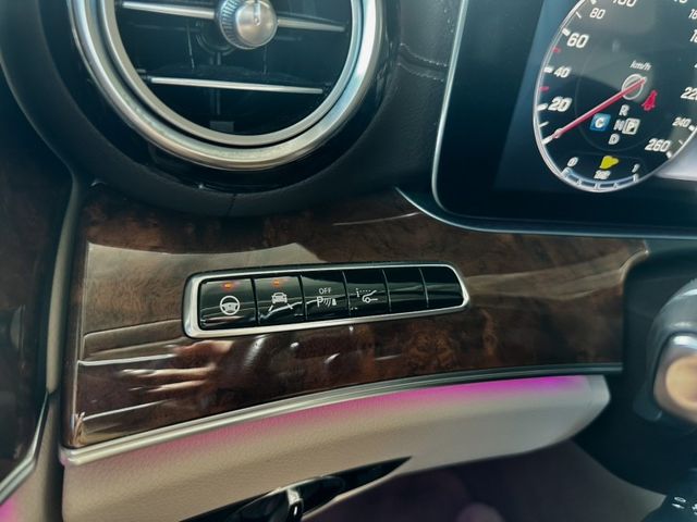 Mercedes-Benz/賓士 E-CLASS  第6張相片