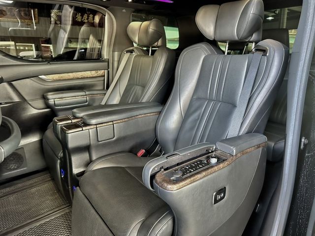 Toyota ALPHARD  第4張相片