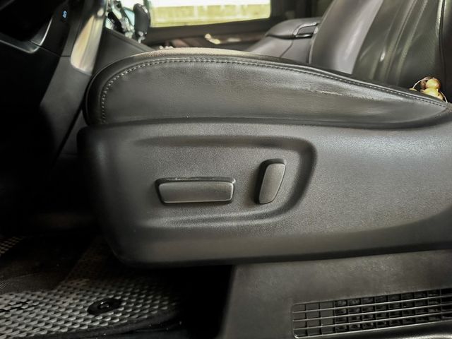 Toyota ALPHARD  第9張相片