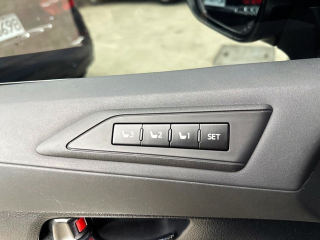 Toyota ALPHARD  第10張相片