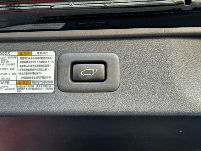 Toyota ALPHARD  第15張相片