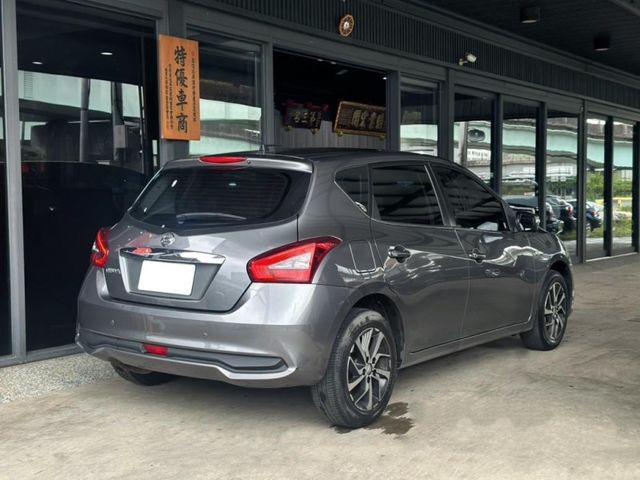 Nissan Tiida  第2張相片