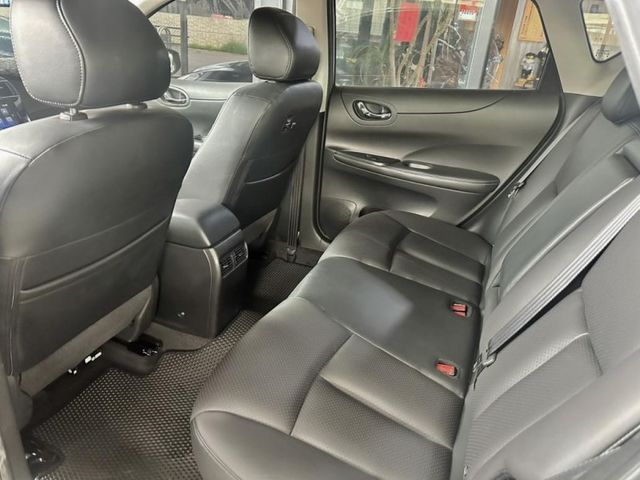 Nissan Tiida  第4張相片