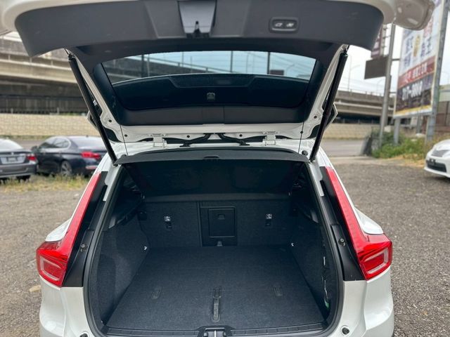 Volvo XC40  第11張相片