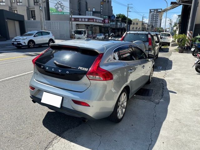 Volvo V40  第2張相片