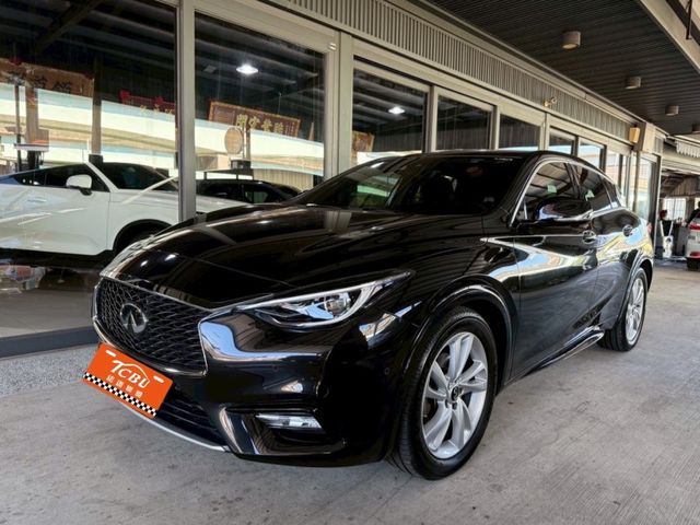 Infiniti Q30  第1張相片