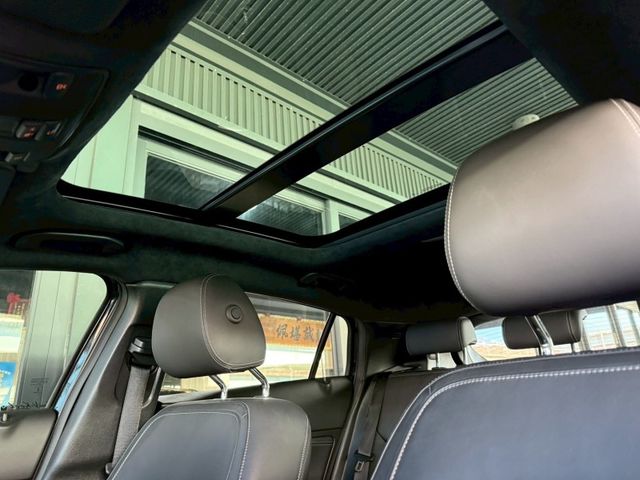 Infiniti Q30  第7張相片