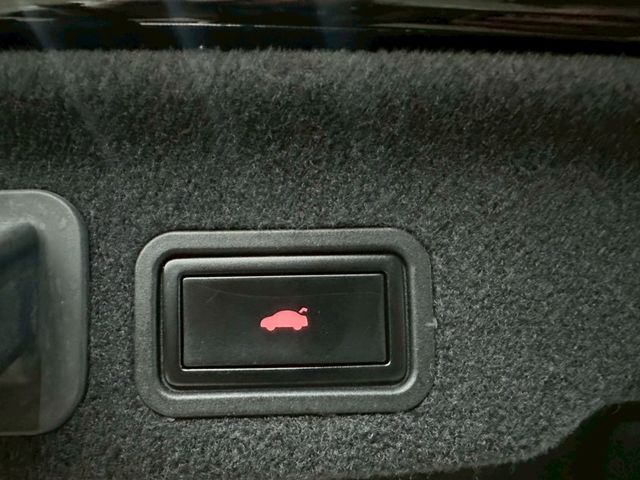 Audi A8  第3張相片