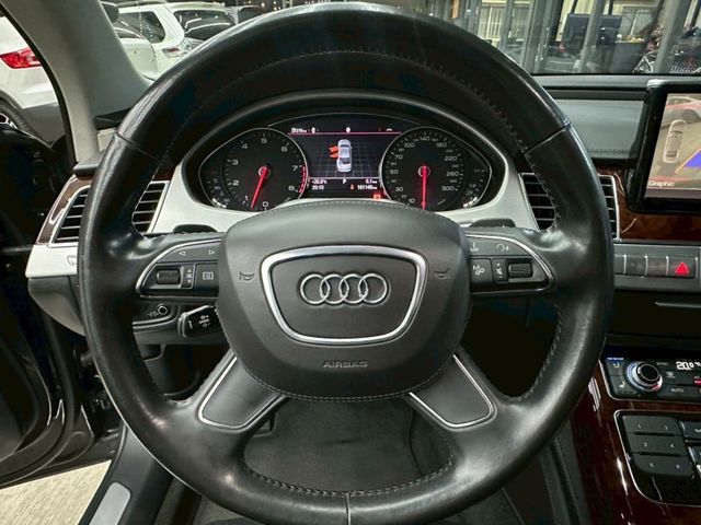 Audi A8  第9張相片