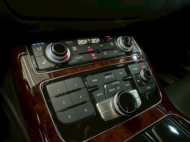 Audi A8  第14張相片