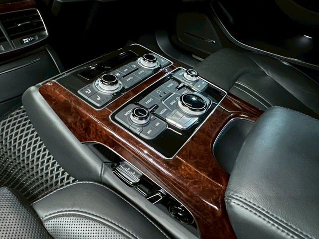 Audi A8  第16張相片