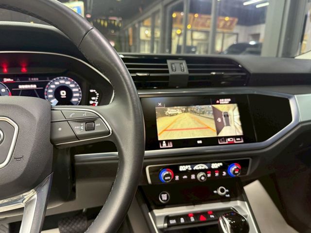 Audi Q3  第9張相片