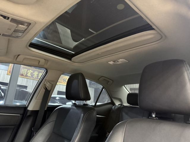 Toyota ALTIS  第19張相片