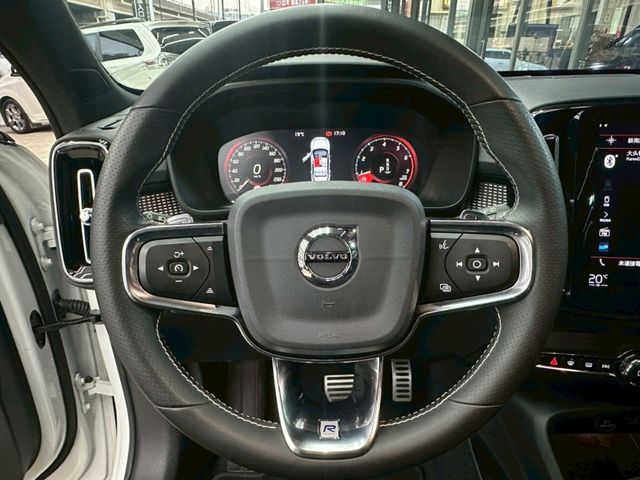 Volvo XC40  第10張相片