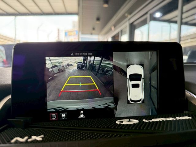 Lexus NX  第11張相片