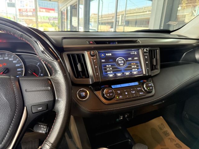 Toyota RAV4  第11張相片