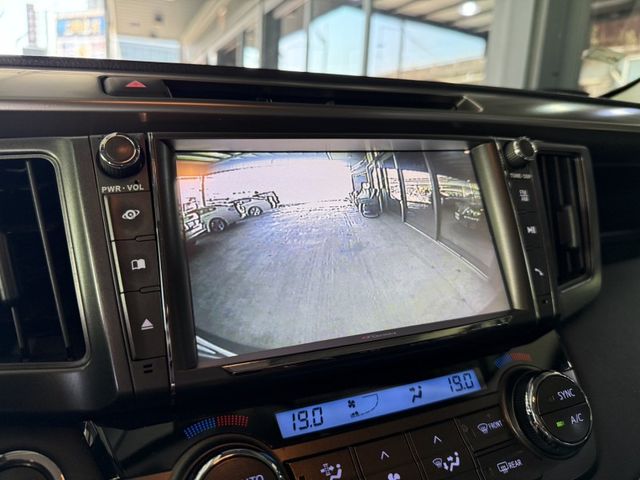 Toyota RAV4  第12張相片