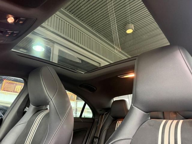 Mercedes-Benz/賓士 CLA250  第1張相片