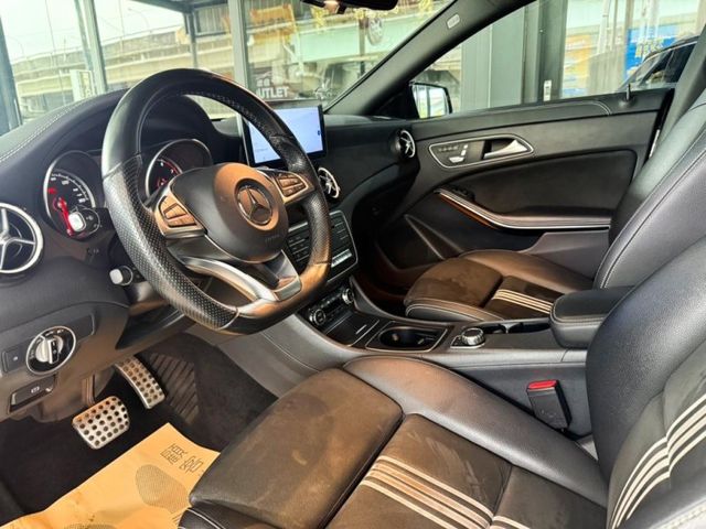 Mercedes-Benz/賓士 CLA250  第2張相片